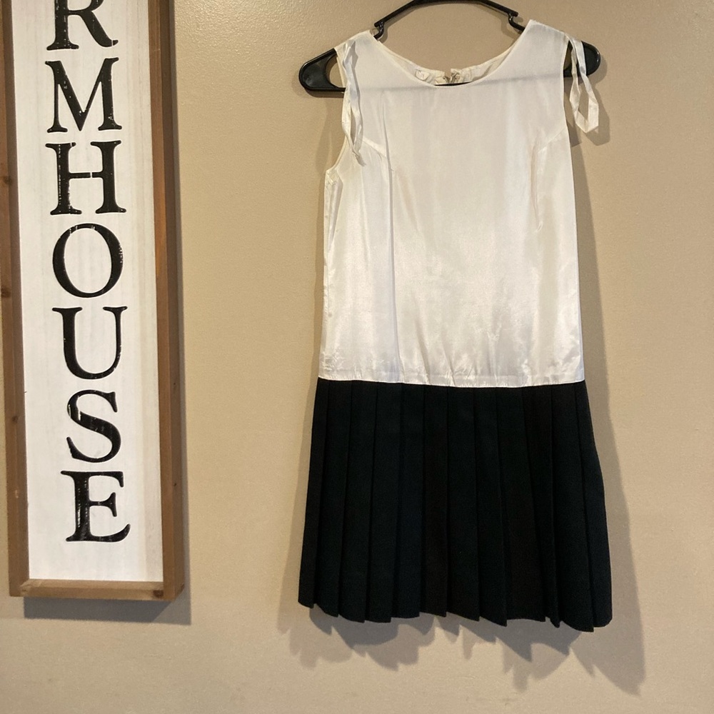 Vintage shift with pleated skirt